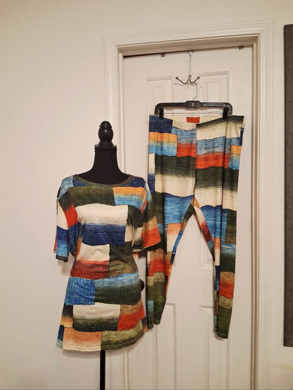 Multicolor Striped Knit Pants & Top Set - Women's - Picture 7 of 8